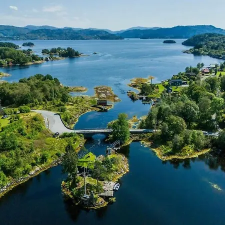 Private Island Amazing Location Chalet Eidsnes