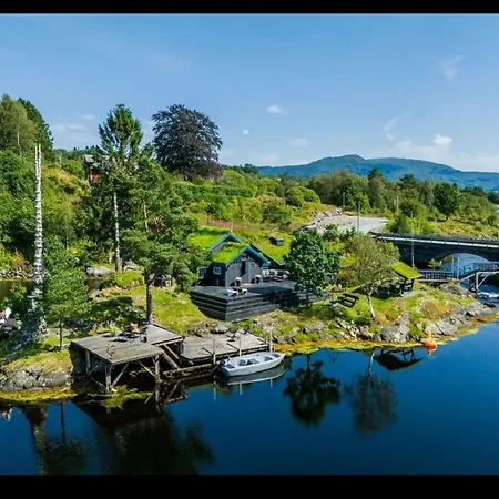 Private Island Amazing Location Chalet *