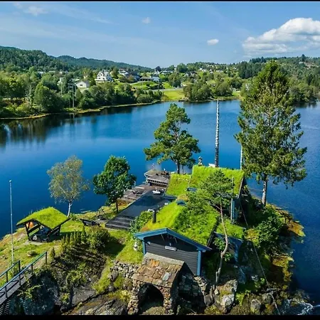 Chalet Private Island Amazing Location *